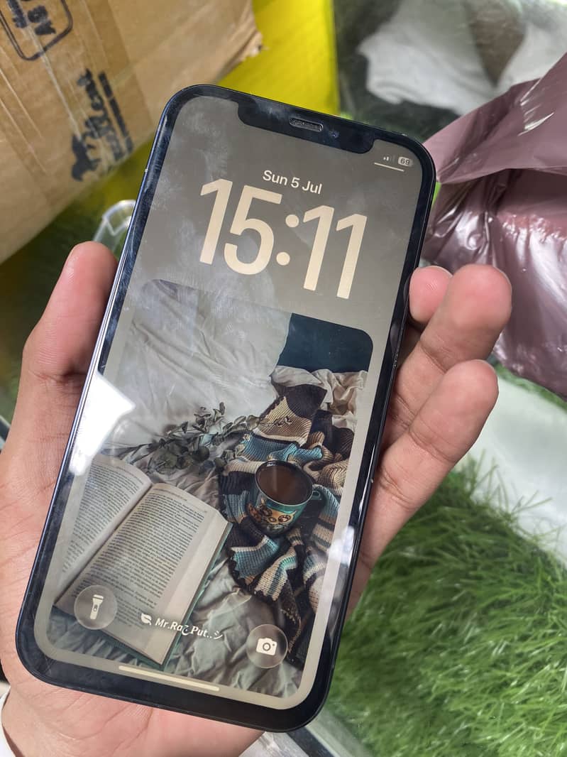 Apple iPhone 12 6