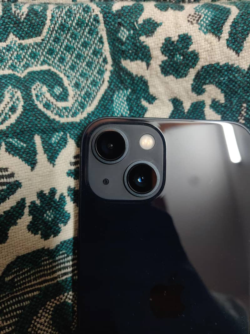 Apple iPhone 13 2