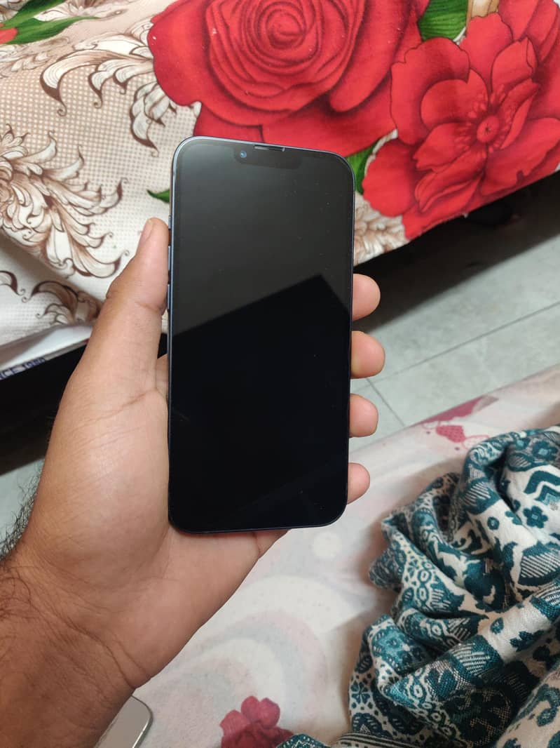 Apple iPhone 13 7