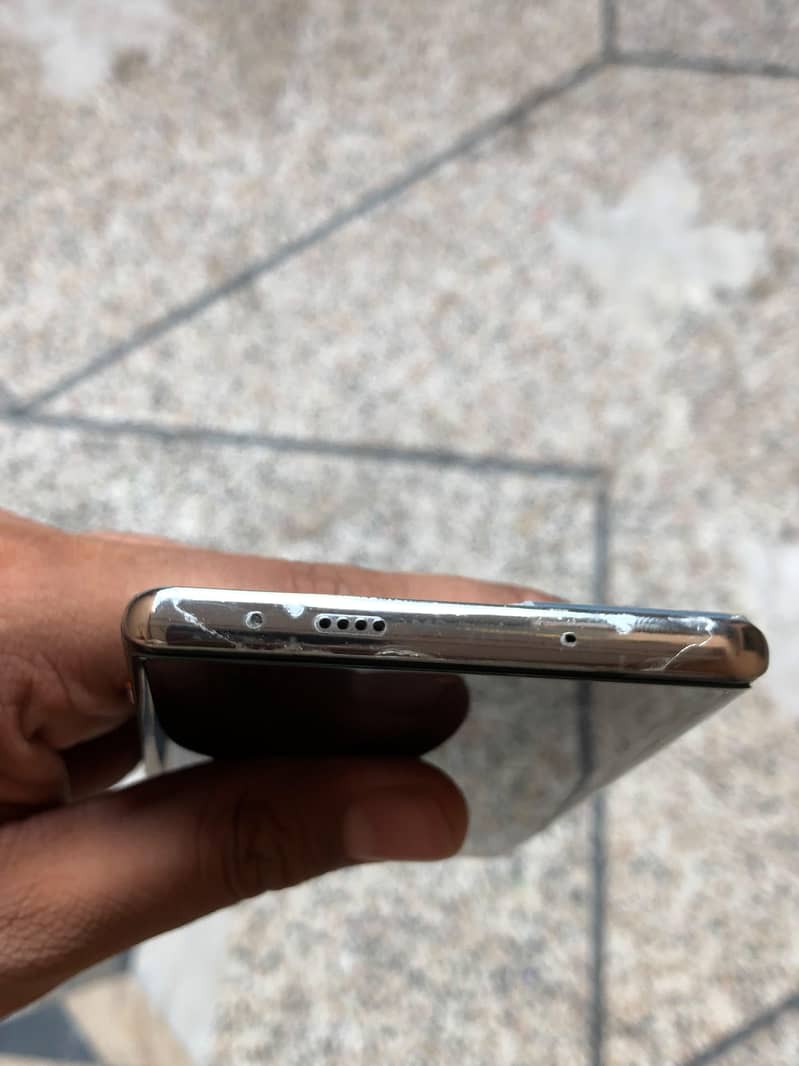 Tecno CAMON 40 Pro 7