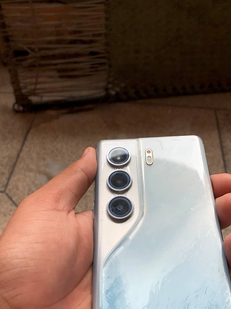 Tecno CAMON 40 Pro 8