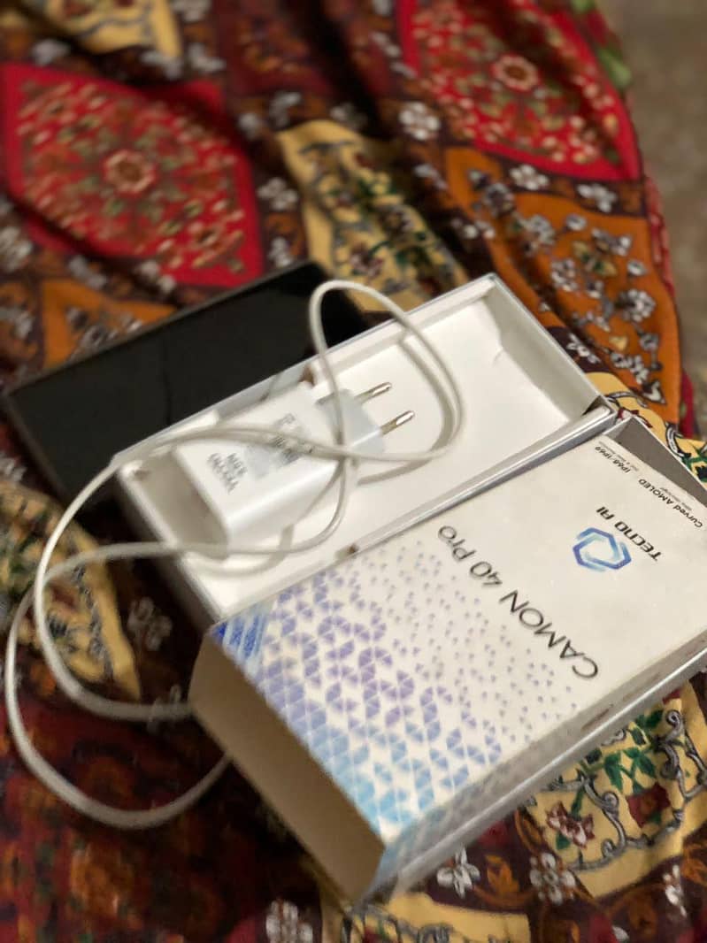 Tecno CAMON 40 Pro 9