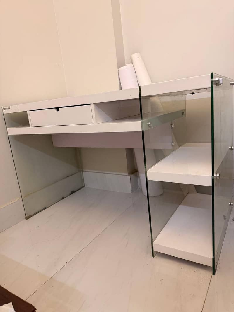 Study Table (interwood) 0