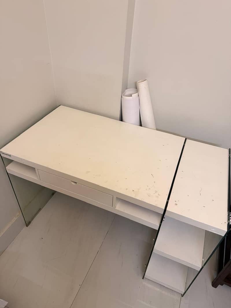 Study Table (interwood) 1