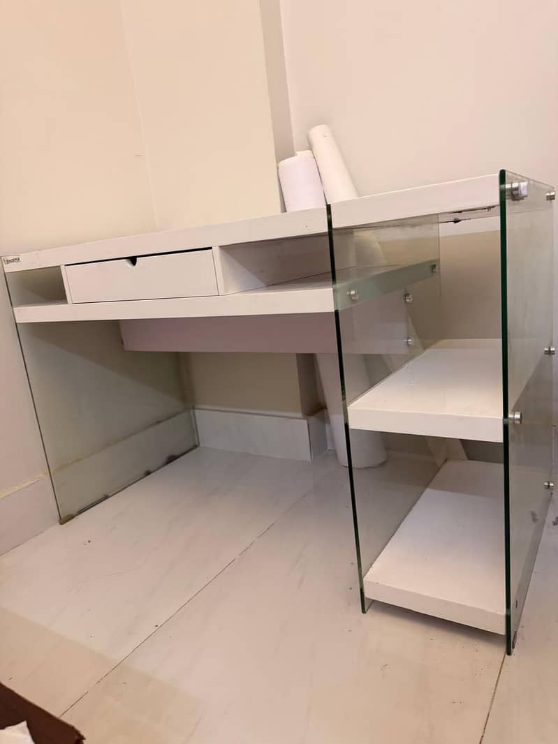 Study Table (interwood) 3