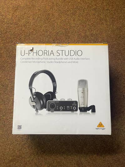 Behringer Uphoria Podcasting kit + Mic