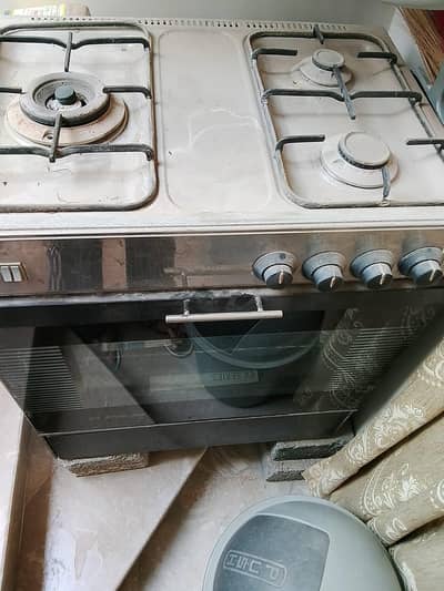 Home Used Cooking Range in Working Condition
