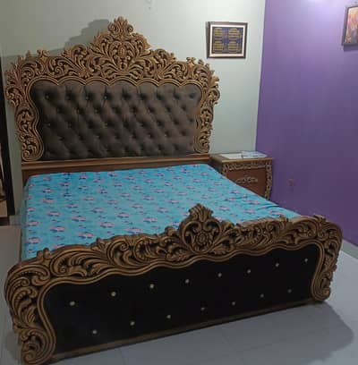 Luxury Carved King Size  Bed Set  with Mattress & 2-Dressing Tables