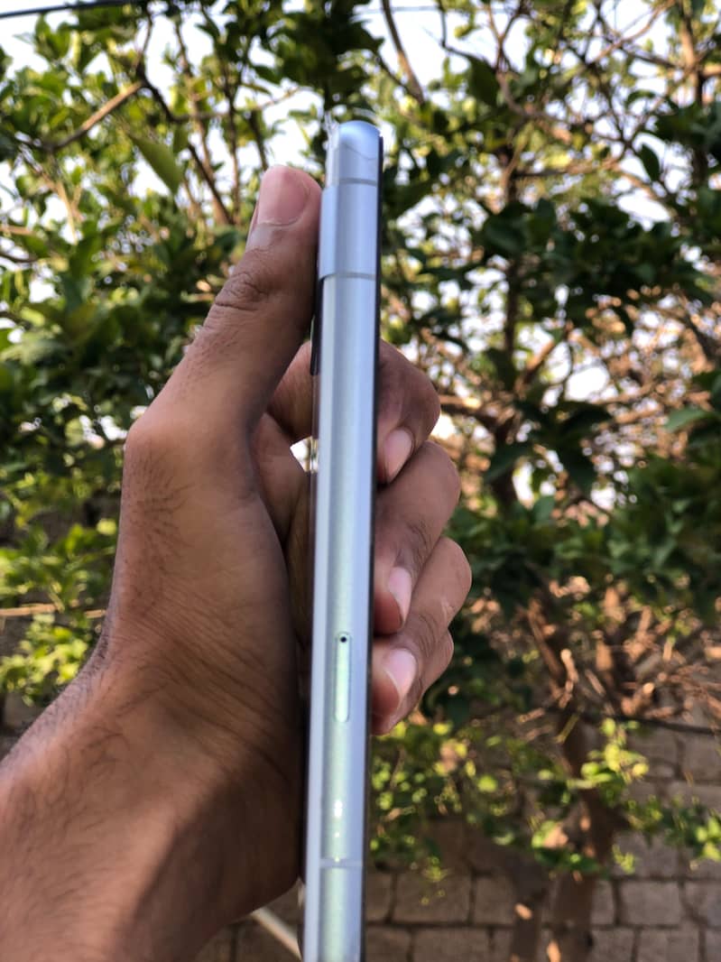 Google Pixel 7a 2