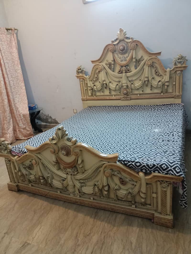 bed with dressing 0