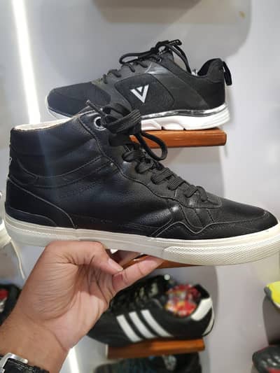  PEPE JEANS LONDON – Men's Sneakers (Thrifted)