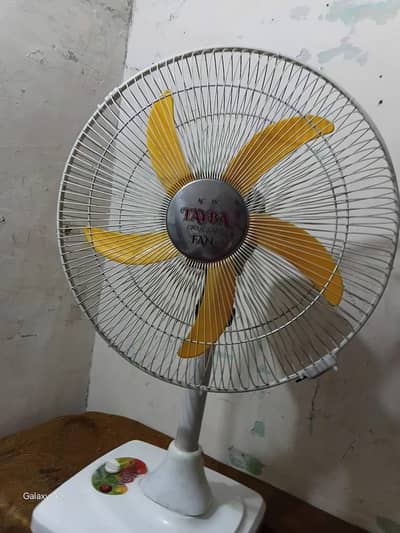 Charging/Battery Fan for sale with 1 extra battery.
