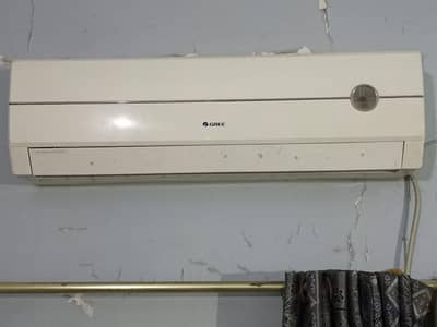 1.5 tone used split Gree AC for sale