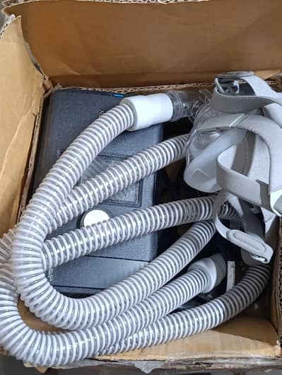 ResMed s10 auto CPAP with mask, tube filter, pow supply.