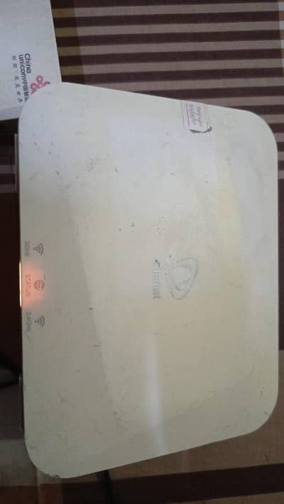 Sercomm S3 AC2100 Dual Band Wireless Router and Huawei GPON ONU