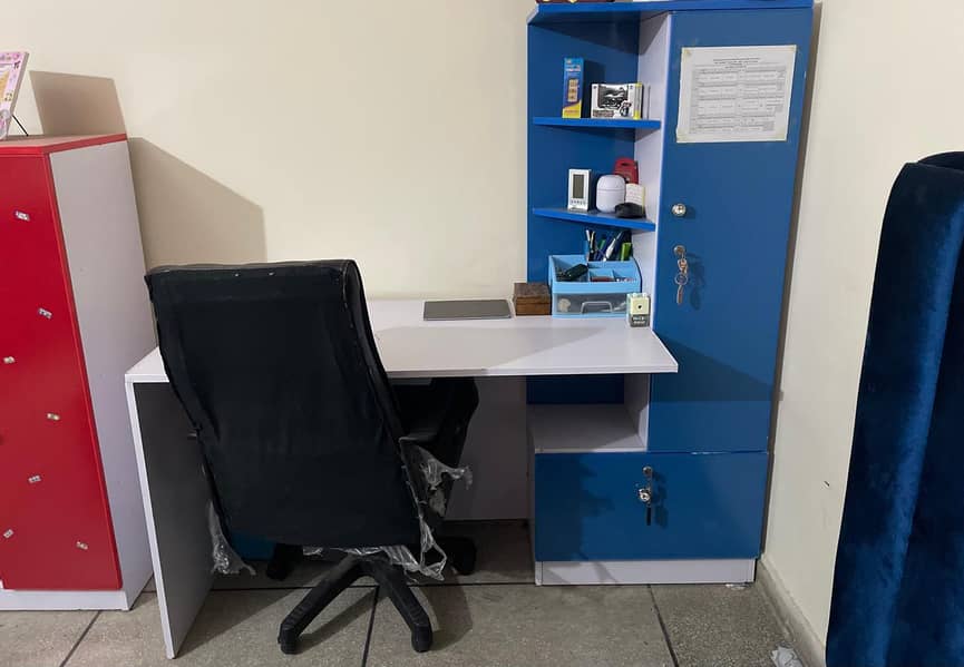 two single bed and study table 8