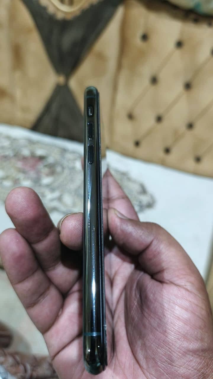 Iphone 11 pro 4