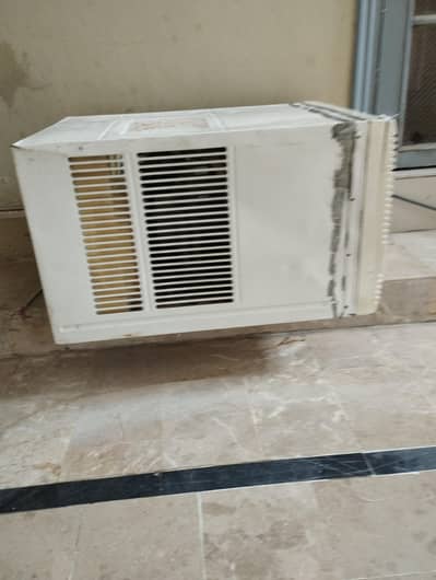 carrier window AC