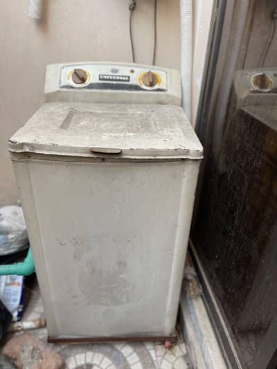 Universal Brand spiner in good condition