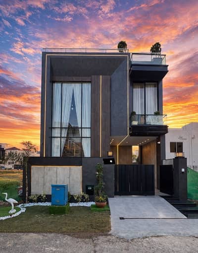 Direct Approach 5 Marla Ultra Modern Designer House For Sale In DHA Lahore