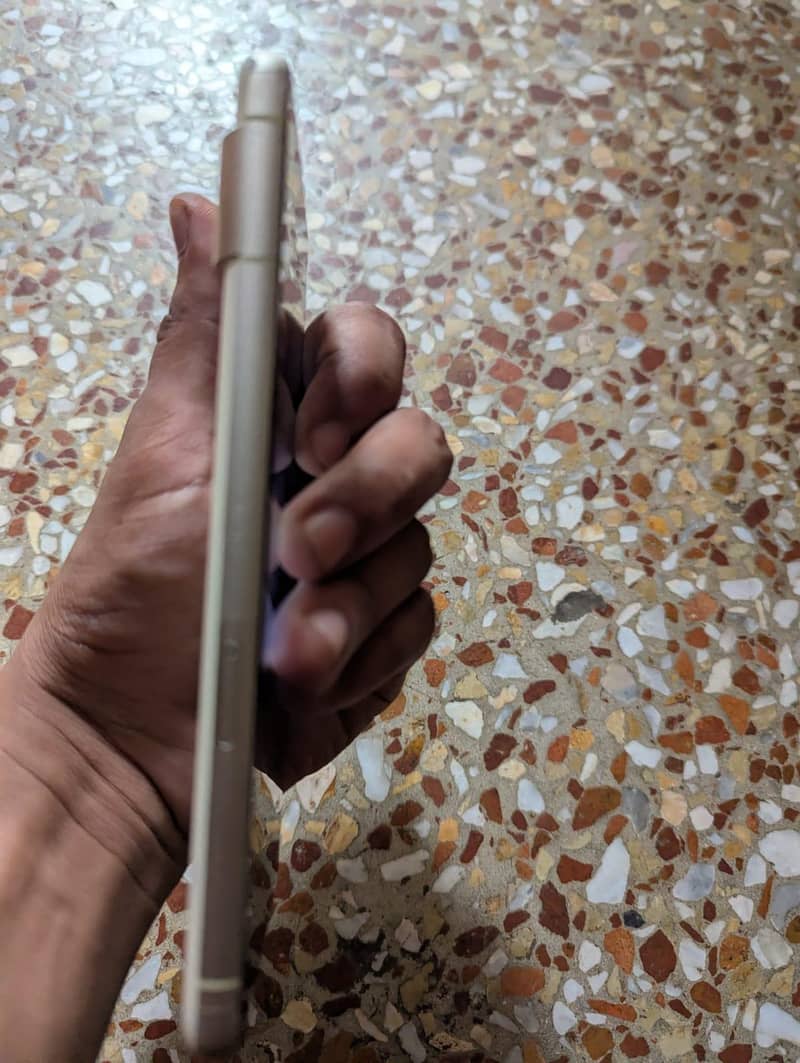 Google Pixel 7 4