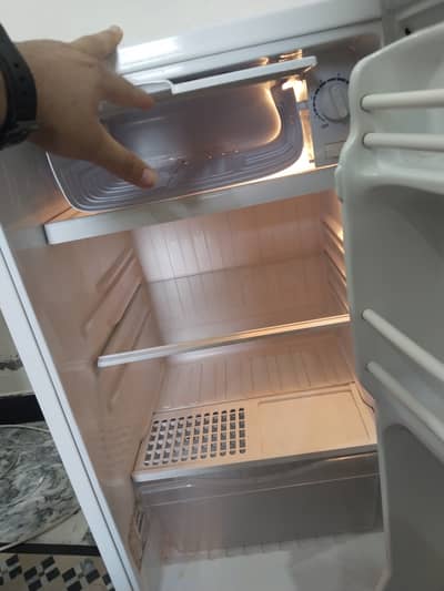 Eastcool Mini Refrigerator – Single Door – Excellent Condition