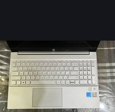 HP pavilion 13 | i5 8th | 8gb 256ssd | slim and smat type C laptop