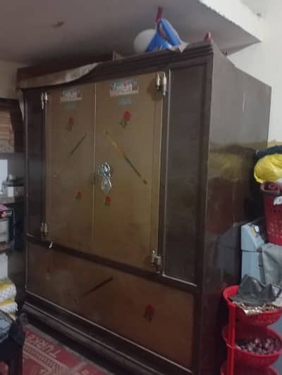 Iron Safe peta, Razai bistray storage