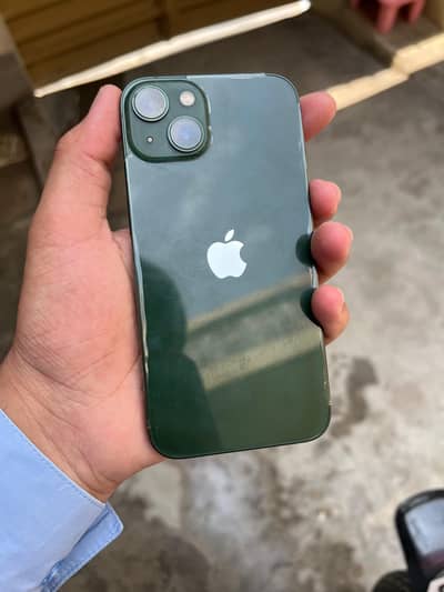 Apple iPhone 13