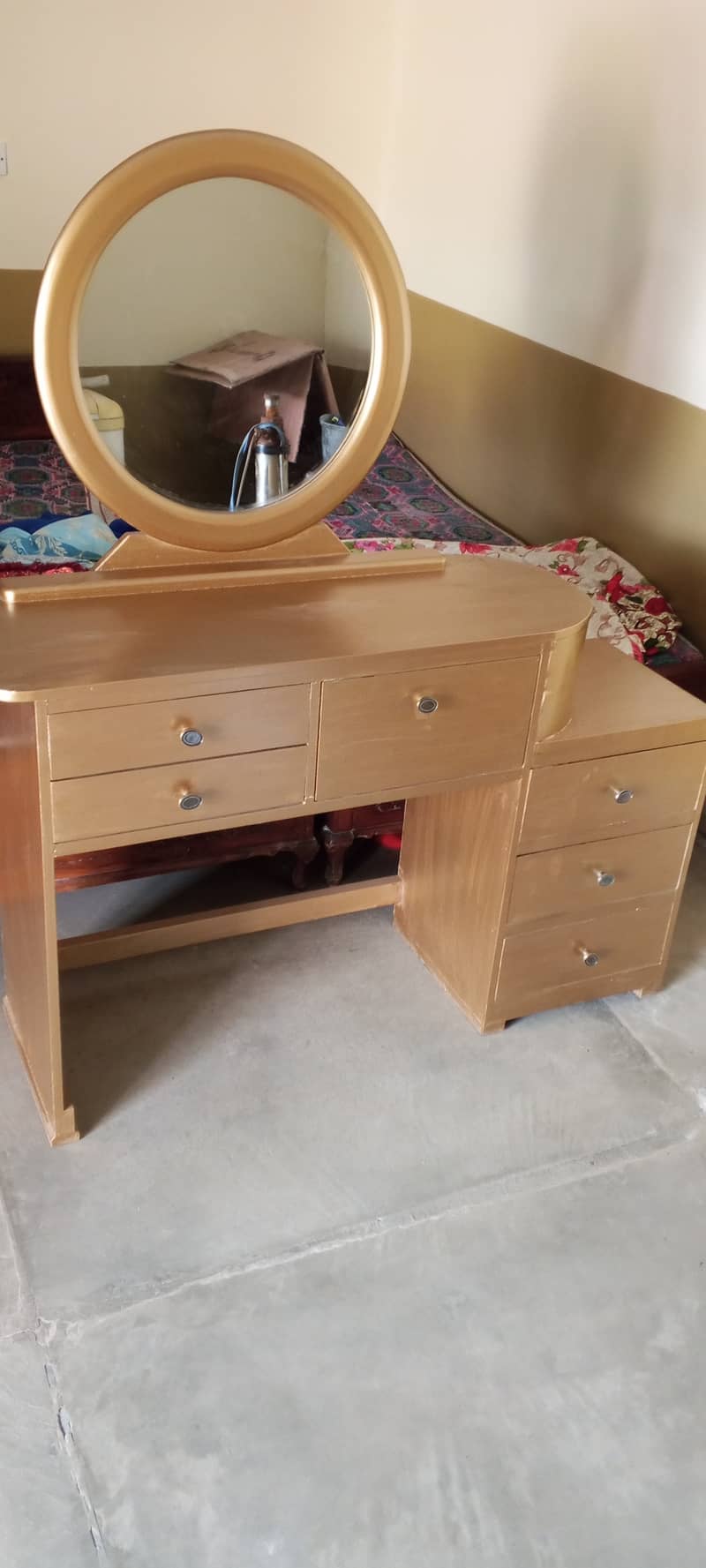 Dressing Table 0