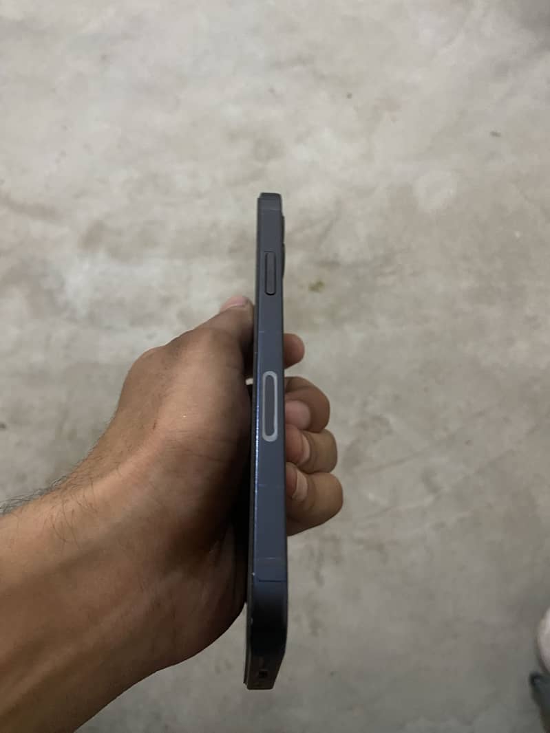 Apple iPhone 12 1