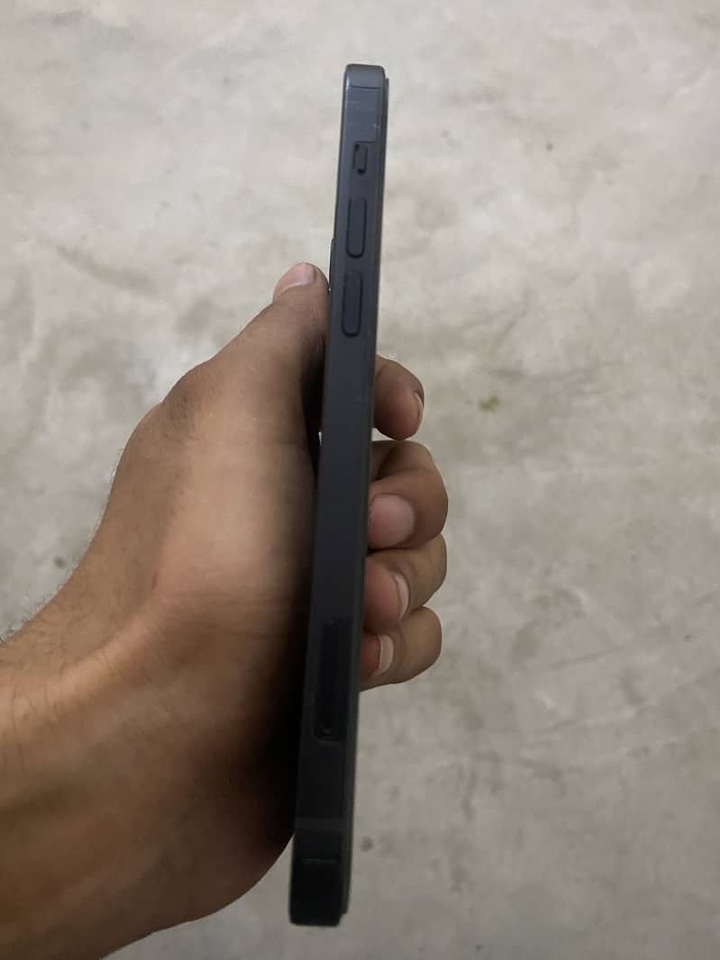 Apple iPhone 12 8