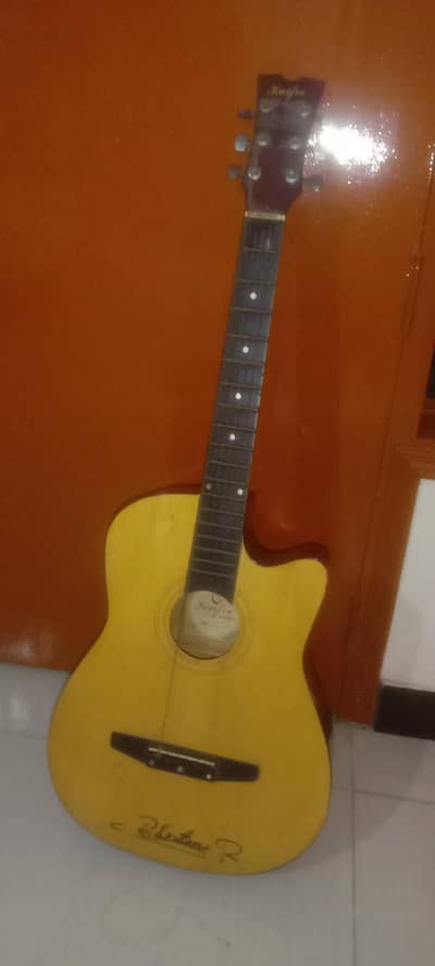 ​Kaifei Acoustic Guitar - Good Condition (Strings Need Replacement)