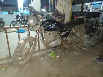 Suzuki GS 150 2013