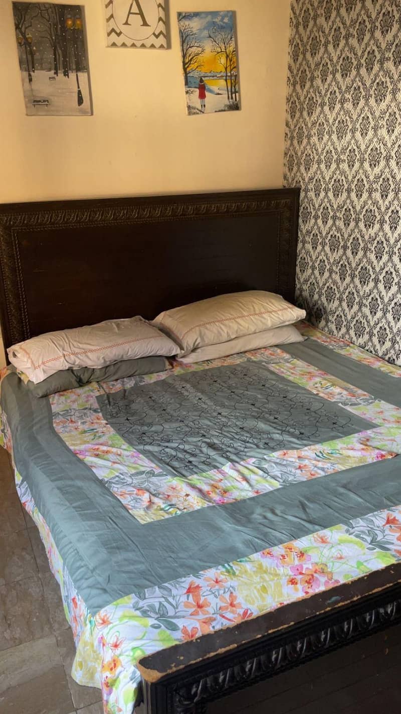 queen size bed 2