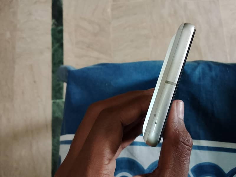 Google Pixel 7 4
