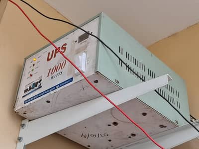 UPS 1000 watt available  0/320/4133/245