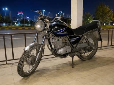 Suzuki GS 150 2013