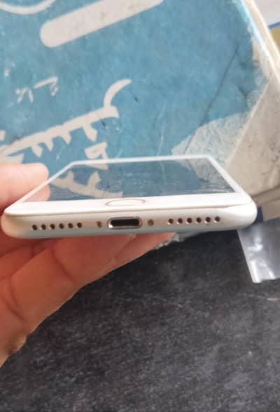 Apple iPhone 7      only Whatsapp 03420948260
