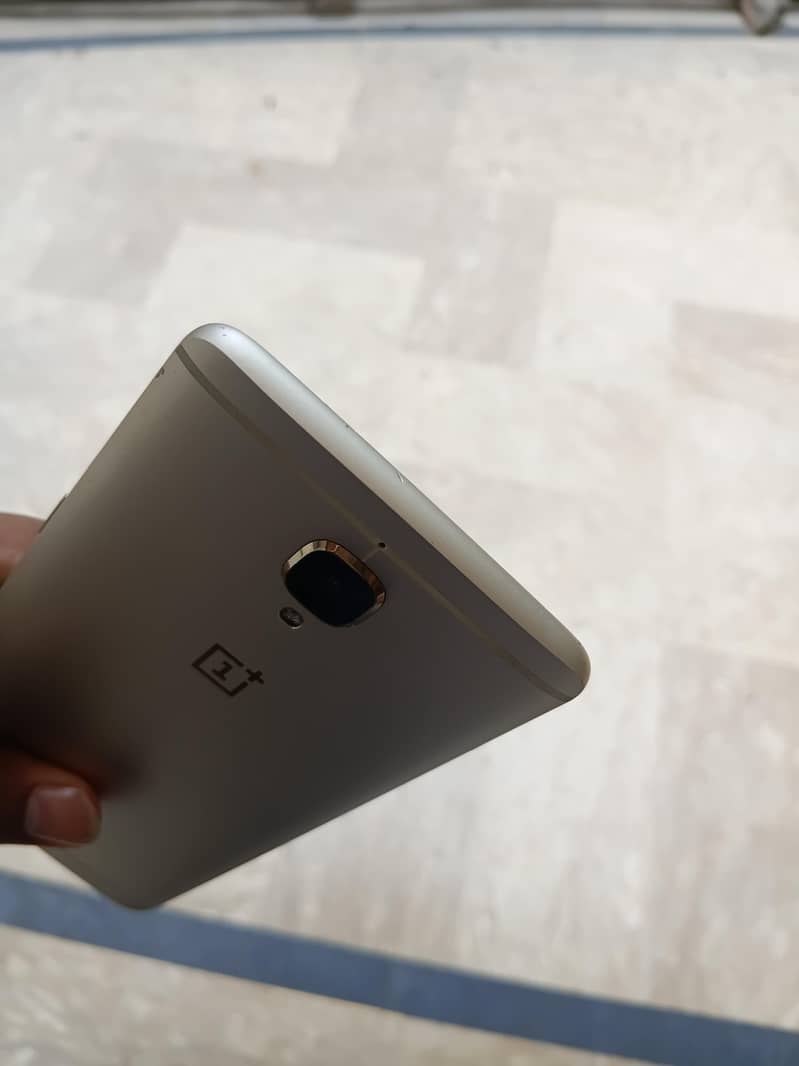 One Plus 3T 4