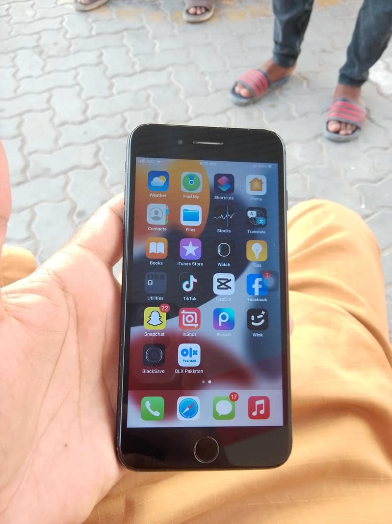 Apple iPhone 7 Plus 0
