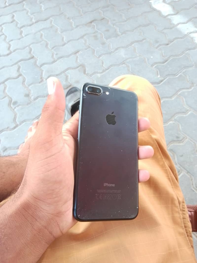 Apple iPhone 7 Plus 1
