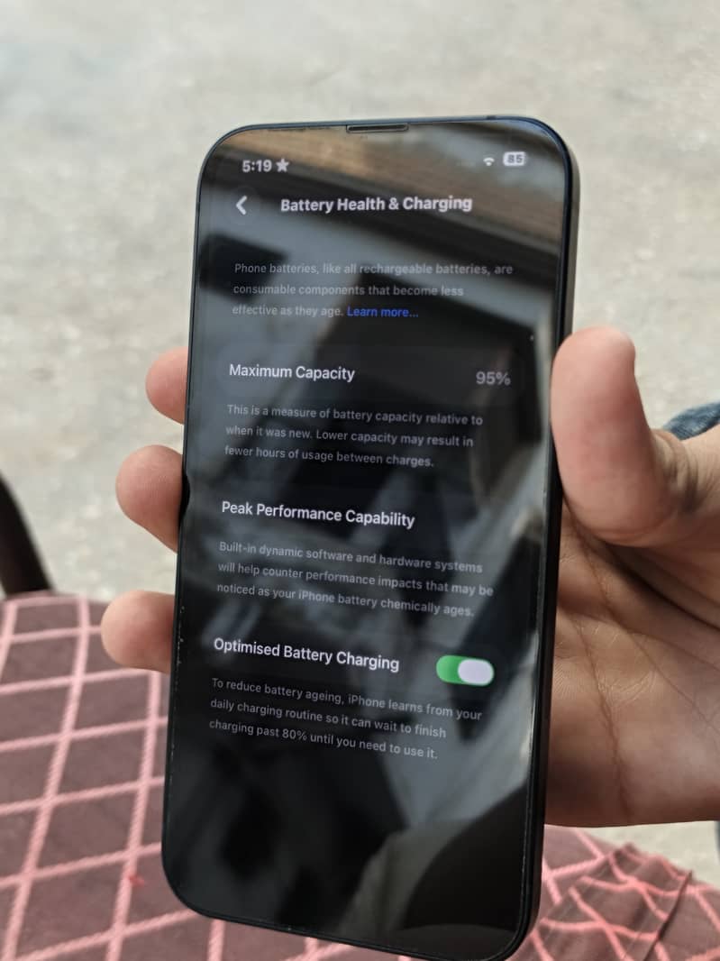 Apple iPhone 13 1