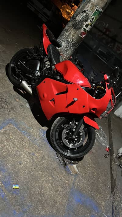 Suzuki GSX-R 400