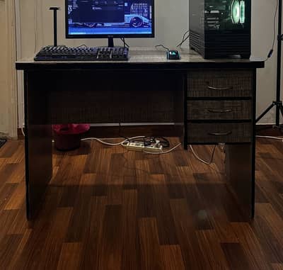Computer desk