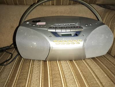 Sony cFD-S250Lcd radio cassette player recorder like new construction