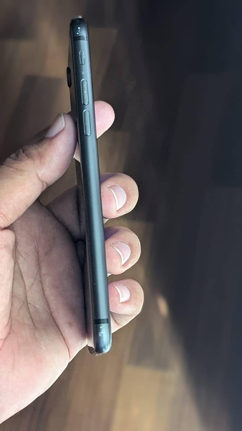 Apple iPhone 8 4