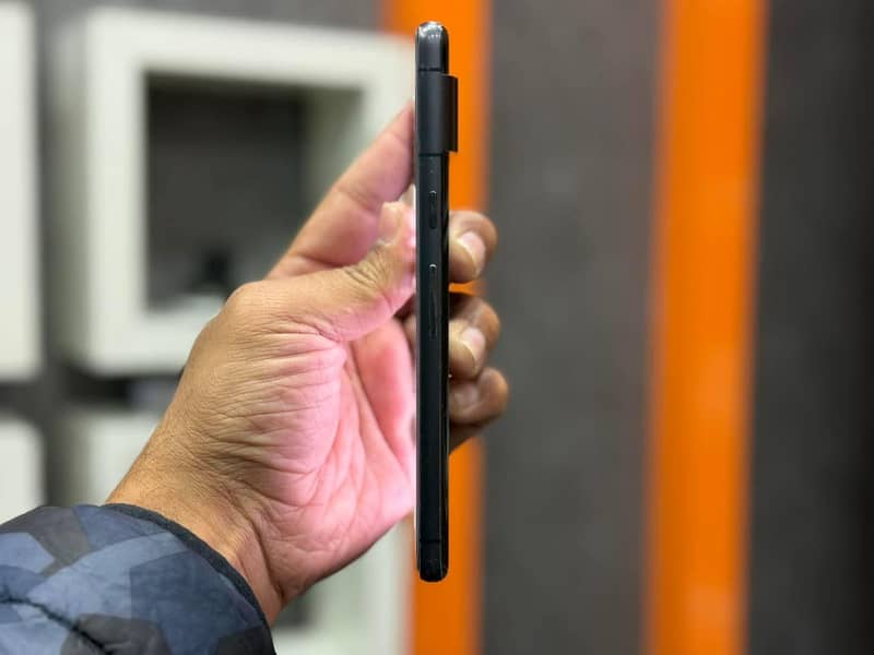Google Pixel 7 4