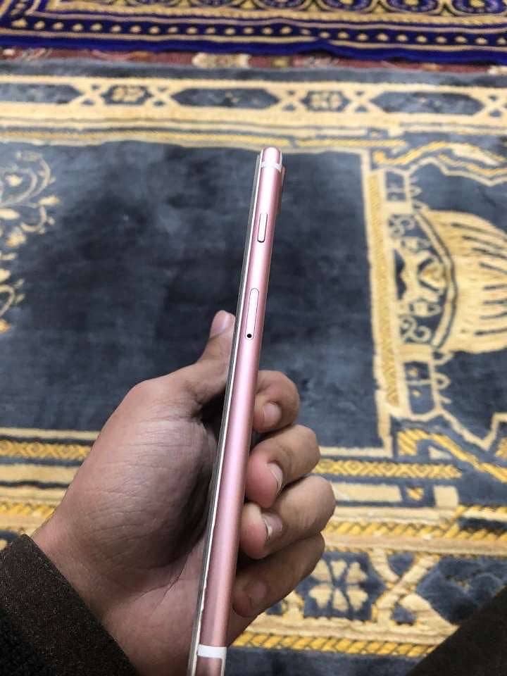 Apple iPhone 7 Plus 1