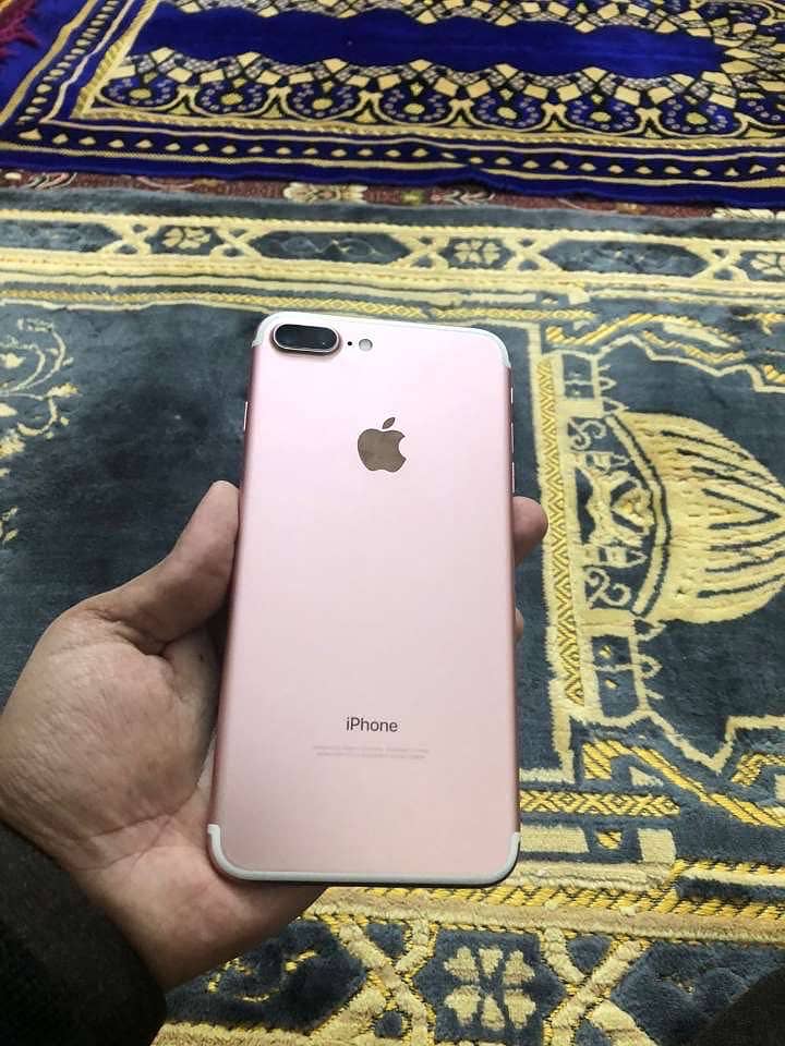 Apple iPhone 7 Plus 2
